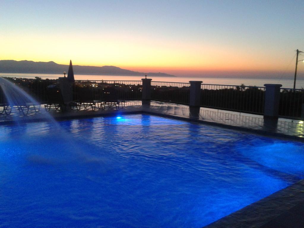 Cretan Blu Platanias Villa Exteriör bild